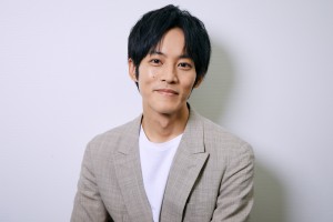 ドラマ『あのときキスしておけば』松坂桃李インタビューカット