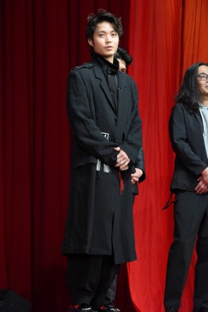 映画『東京リベンジャーズ』おうちでプレミアムナイトに登場した磯村勇斗