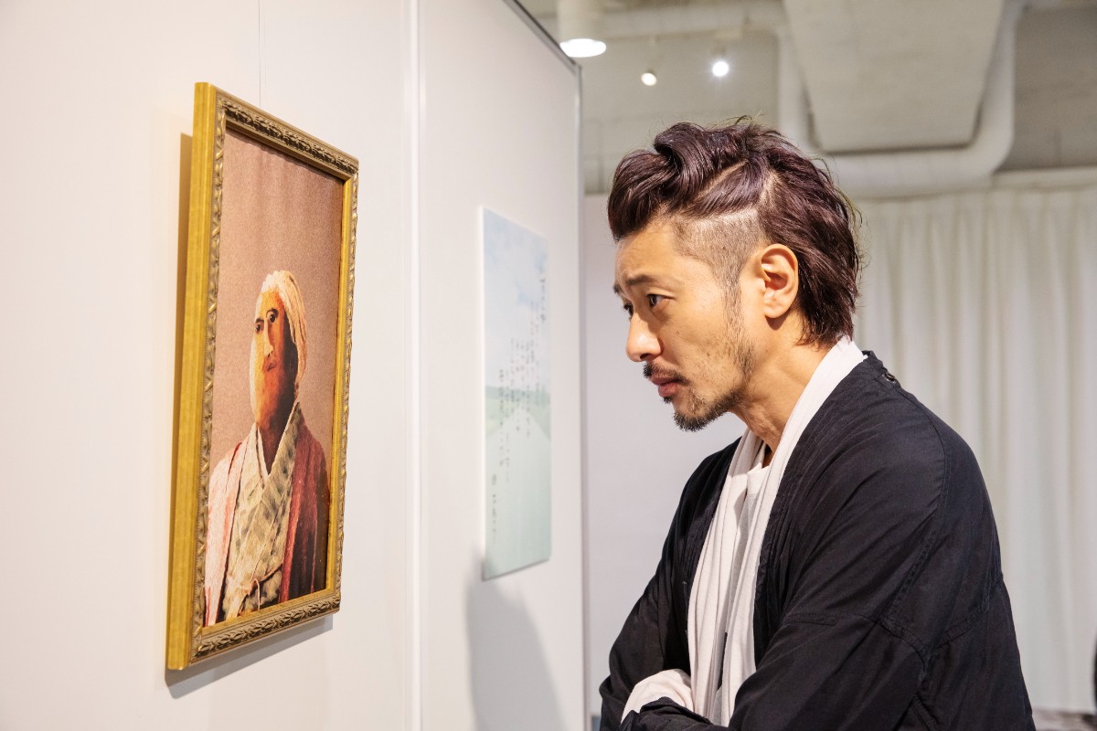 笑撃！　秋山竜次のクリエイティビティさく裂 『クリエイターズ・ファイル GOLD』場面写真解禁