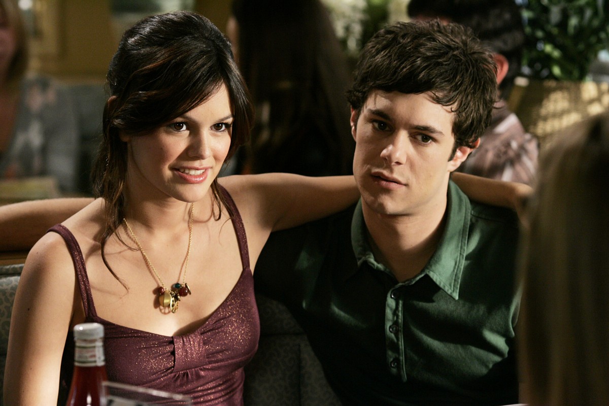 レイチェル・ビルソン、『The OC』共演者と交際していた心境を明かす