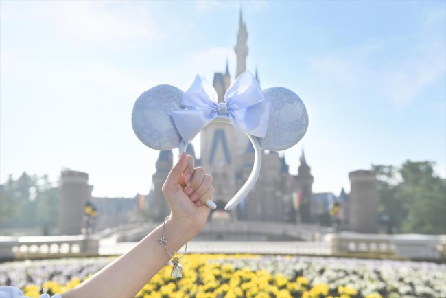 東京ディズニーリゾートに新アイテム！　“しあわせのブルー”モチーフのカチューシャなど登場