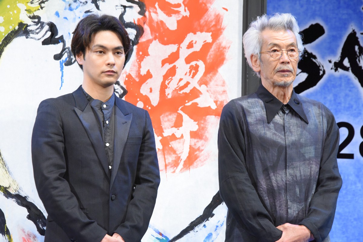 柳楽優弥「誰かハンカチを」　葛飾北斎の偉大さに圧倒されて汗？