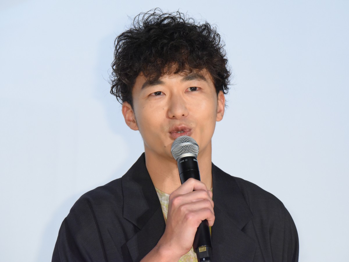 成田凌、トータス松本と『おちょやん』“嫌われコンビ”再会に笑顔
