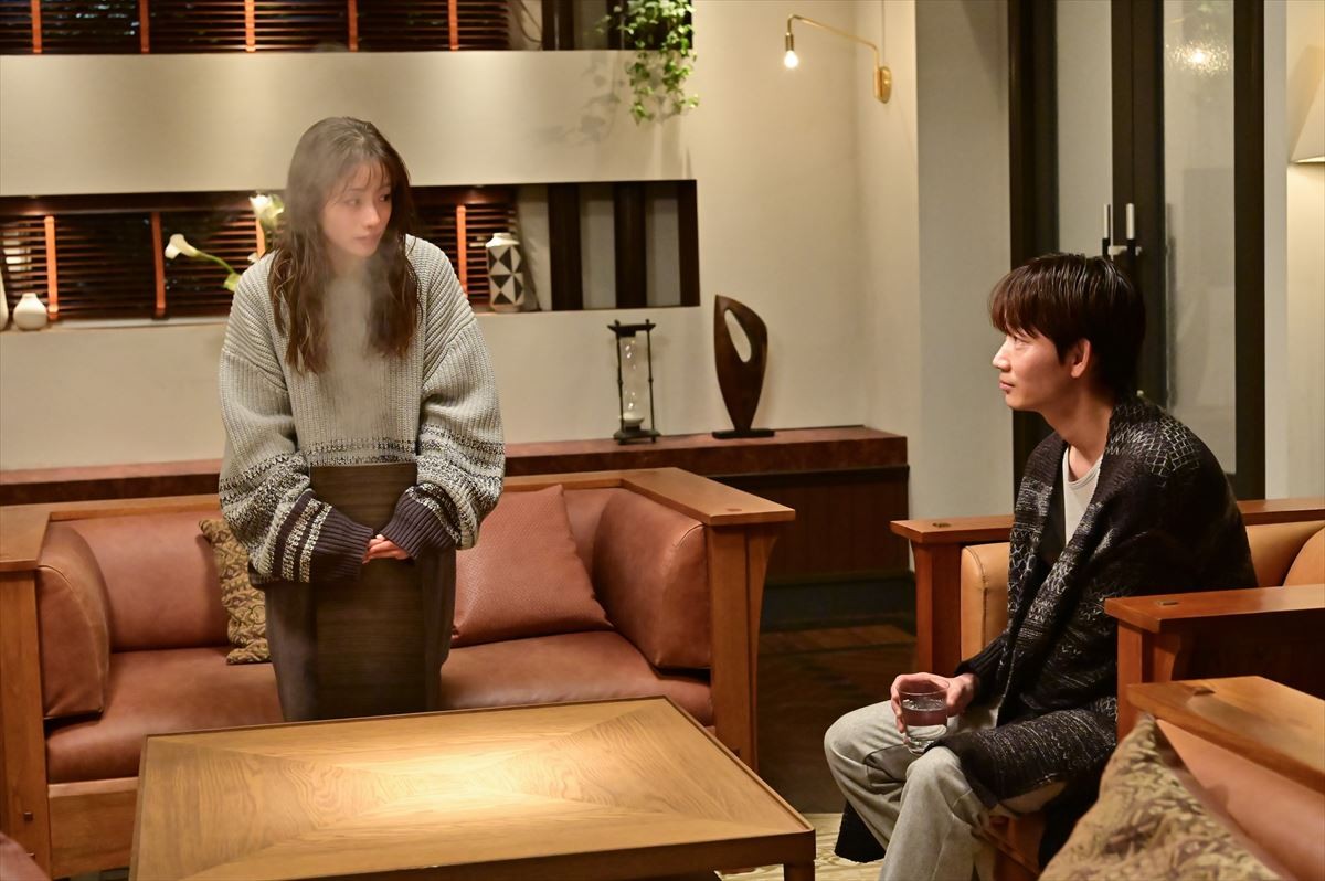 『恋はDeepに』“海音”石原さとみに人間フラグ!?　“倫太郎”綾野剛とのキスシーンに「きゅんなのに切ない」の声