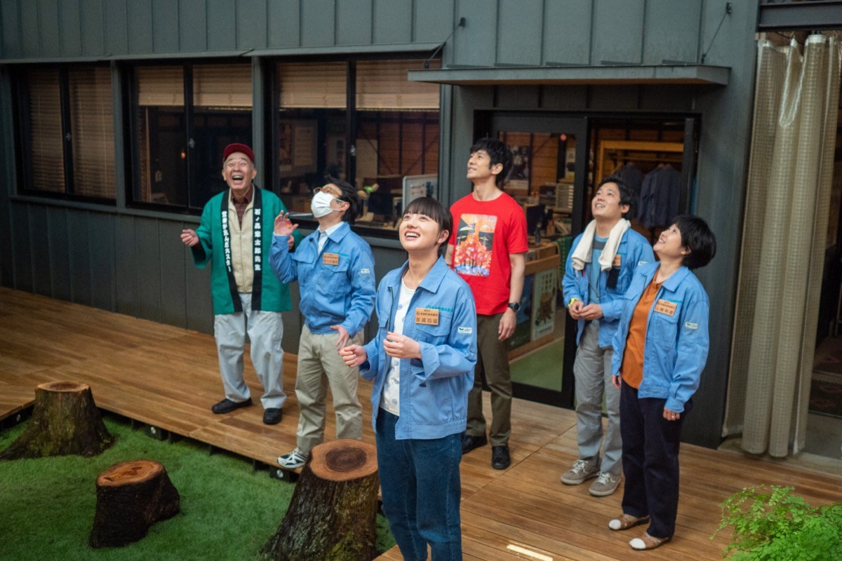 『おかえりモネ』“朝岡”西島秀俊のガチオタファッションに「かわいすぎ」の声