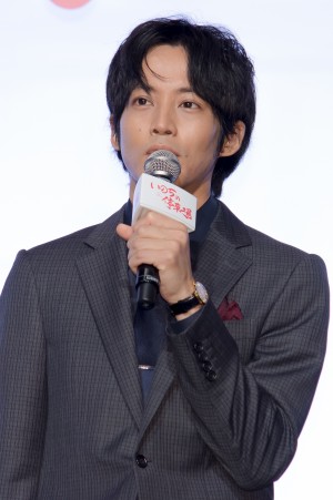 映画『いのちの停車場』公開記念舞台あいさつに登場した松坂桃李