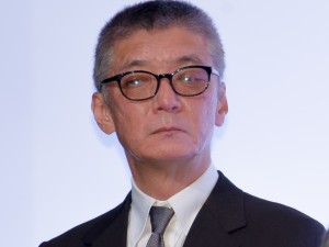 映画『いのちの停車場』公開記念舞台あいさつに登場した成島出監督