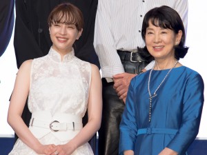 映画『いのちの停車場』公開記念舞台あいさつに登場した吉永小百合、広瀬すず