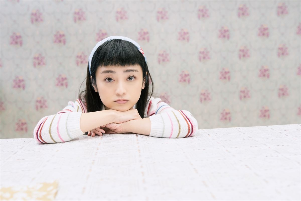『クリエイターズ・ファイル GOLD』で天才子役・宝塚きりなにふんする安達祐実(Netflixにて6月3日より全世界独占配信)