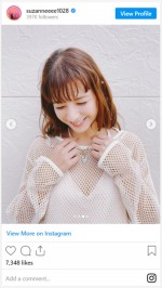 スザンヌ、透け感あふれる夏服ショットがかわいすぎる　※「スザンヌ」インスタグラム