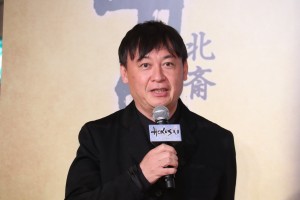 映画『HOKUSAI』公開直前ヒット祈願報告会イベントに登場した橋本一監督