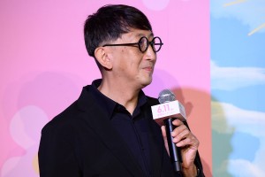 劇場アニメ映画『漁港の肉子ちゃん』完成報告会に登場した渡辺歩監督