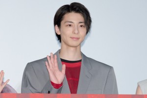 『映画 賭ケグルイ　絶体絶命ロシアンルーレット』特別先行上映舞台あいさつに登場した高杉真宙