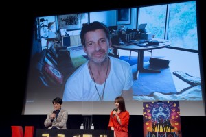 Netflix 映画『アーミー・オブ・ザ・デッド』“愛しのゾンビ映画”ファンイベントにリモート生出演したザック・スナイダー監督