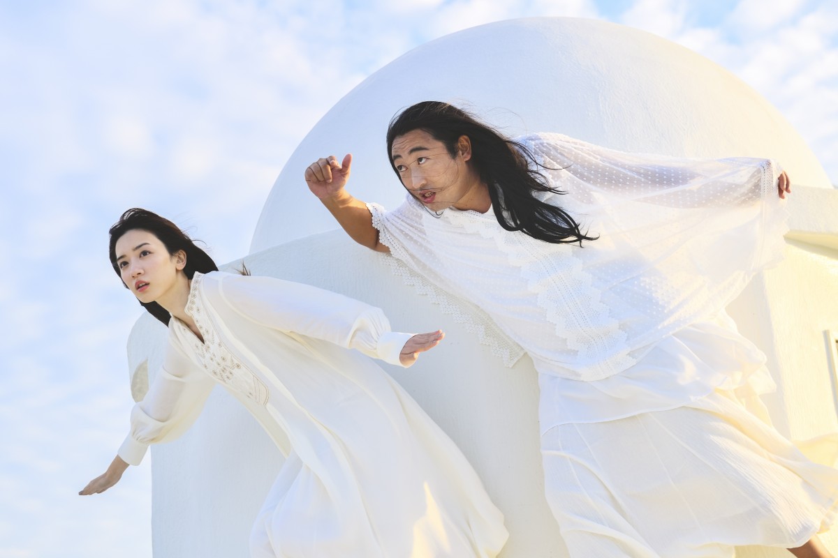 (左から)永野芽郁、藤原采(秋山竜次)『クリエイターズ・ファイル GOLD』場面写真