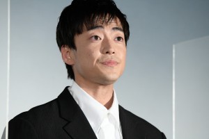 映画『明日の食卓』初日舞台あいさつに登場した大東駿介