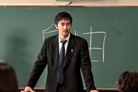 日向坂46・小坂菜緒、初の水着カット公開 白ビキニでピュアな ...