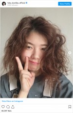 寝起きのボンバーヘアを公開した小芝風花　※「小芝風花」インスタグラム