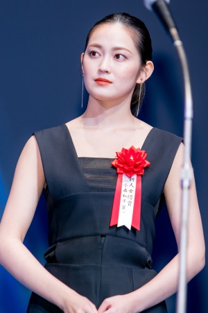 第30回日本映画批評家大賞授賞式に出席した吉本実憂