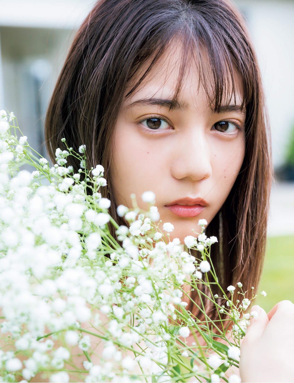 日向坂46・小坂菜緒、初ソロ写真集で見せる「今までできなかった表情」
