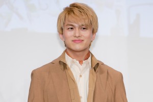 映画『ブルーヘブンを君に』公開直前イベントに登場した小林豊