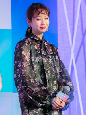 映画『Arc アーク』完成報告会に登場した清水くるみ