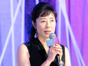 映画『Arc アーク』完成報告会に登場した寺島しのぶ