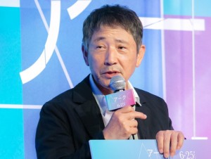 映画『Arc アーク』完成報告会に登場した小林薫