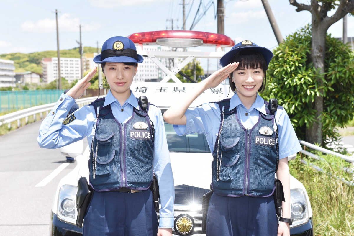 戸田恵梨香＆永野芽郁、警察官制服姿がかわいい！　『ハコヅメ』撮影開始＆シーンカット解禁