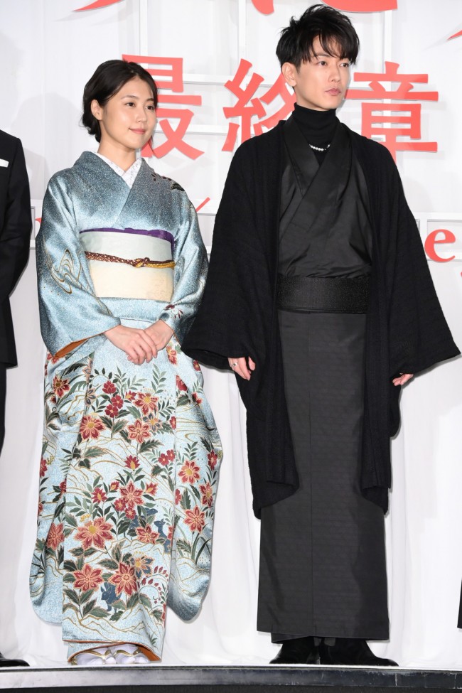 るろうに剣心 佐藤健 有村架純の歩き方に マスコットみたいでかわいい 21年6月4日 写真 映画 ニュース クランクイン