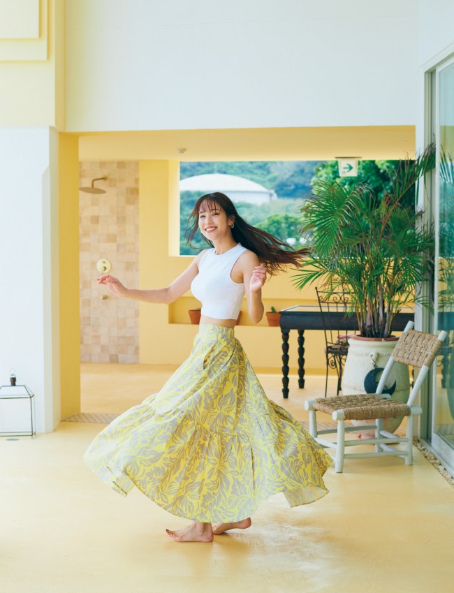 「週刊プレイボーイ」25号(集英社)に登場する鷲見玲奈