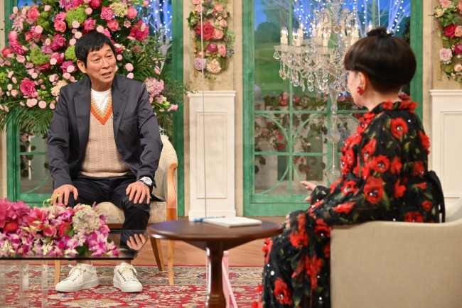 『徹子の部屋45周年スペシャル~徹子&明石家さんま&一茂良純ちさ子土曜の夜もザワつく会!!』に出演する明石家さんま、黒柳徹子