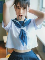 日向坂46・小坂菜緒写真集　坂道ソロ1st写真集最多の初版15万部スタート