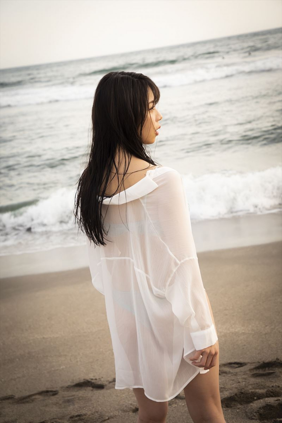 鈴木ふみ奈　“過去最大露出”　ハイレグ姿も初解禁　セルフプロデュース写真集