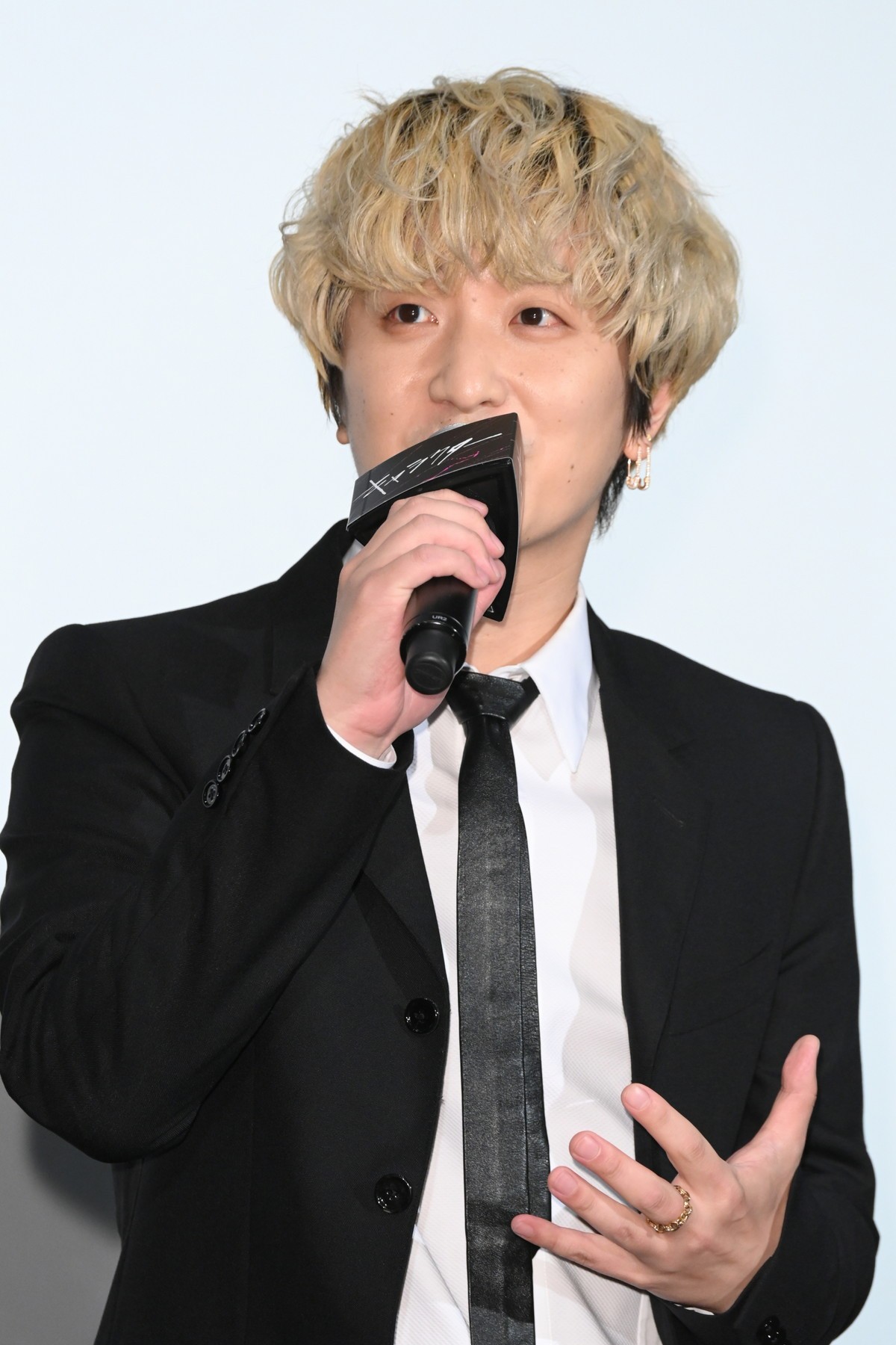 菅田将暉「汁キャラ」を告白　Fukaseも「汁将暉を浴びました」と証言