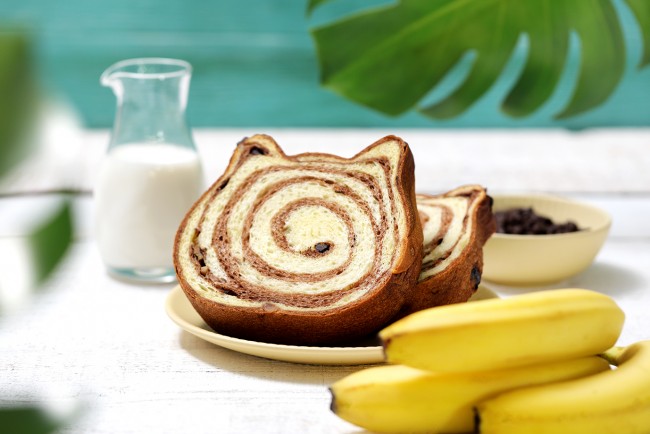 「ねこねこ食パン」7月限定フレーバー発売！　トロピカルな“チョコバナナ”風味