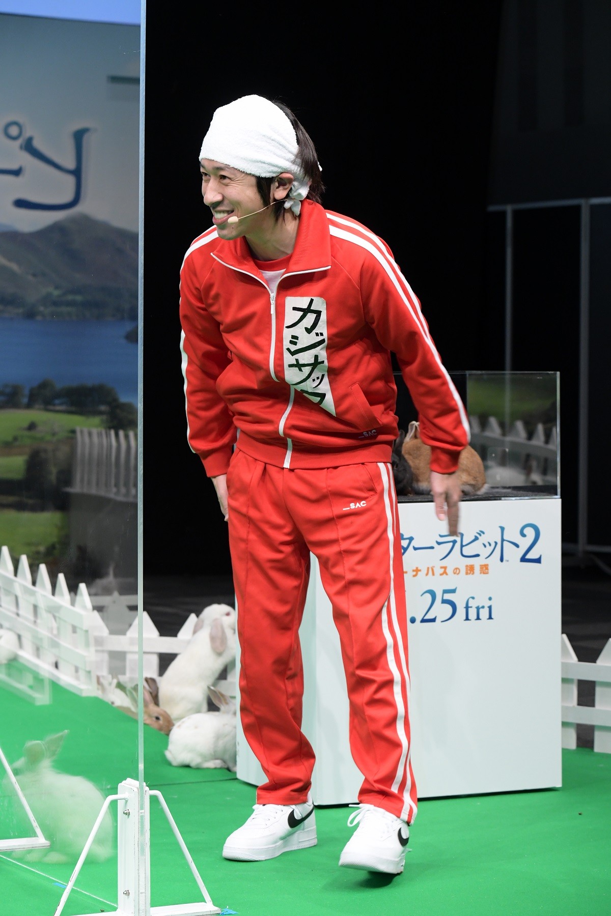 千葉雄大、ウサギに囲まれ笑顔　『ピーターラビット』新作は「根回しして、役を手に入れたい」