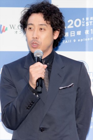 ドラマ『がんばれ！TEAM NACS』完成報告会見に出席した大泉洋