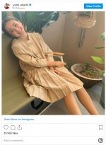 安達祐実、ベランダでくつろぎ中　※「安達祐実」インスタグラム