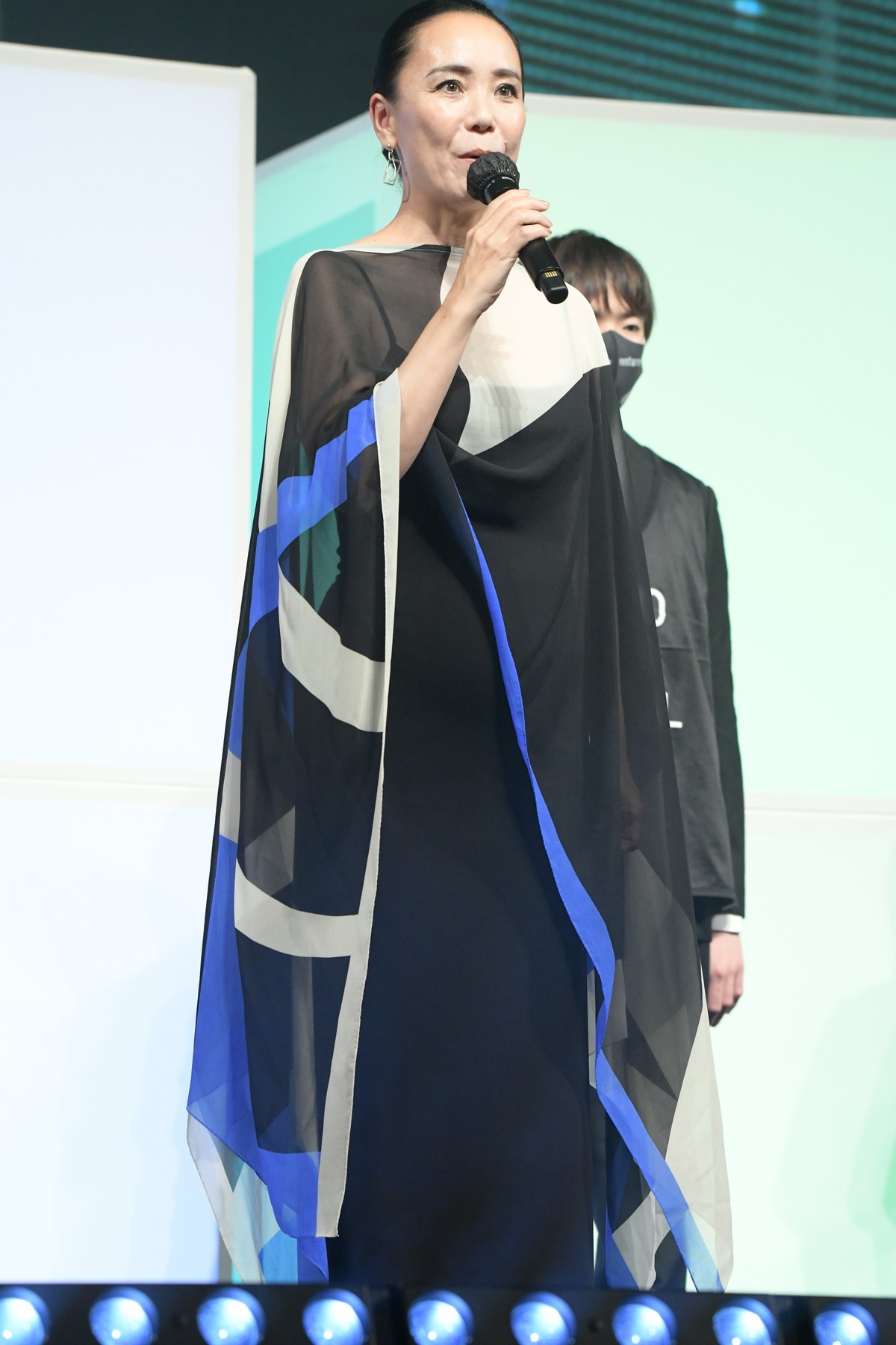 池田エライザ、シックなミニ丈衣装で会場魅了　スマホ撮影映画に意欲「私も挑戦してみたい」