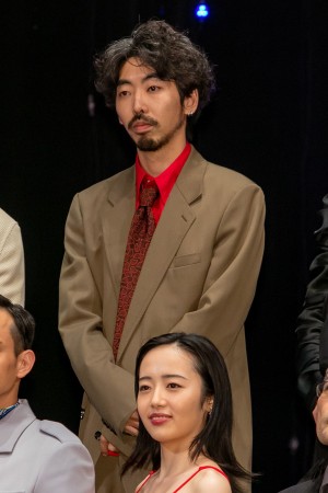 ドラマ『全裸監督 シーズン２』ワールドプレミアに登場した柄本時生