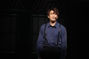 舞台『SHOWTIME』ゲネプロに登場した森崎ウィン