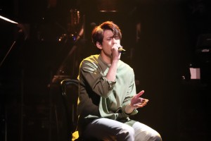 舞台『SHOWTIME』ゲネプロに登場した森崎ウィン