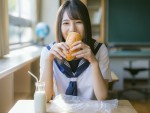 日向坂46・小坂菜緒1st写真集『君は誰？』パネル展　「SHIBUYA TSUTAYA」展示カット