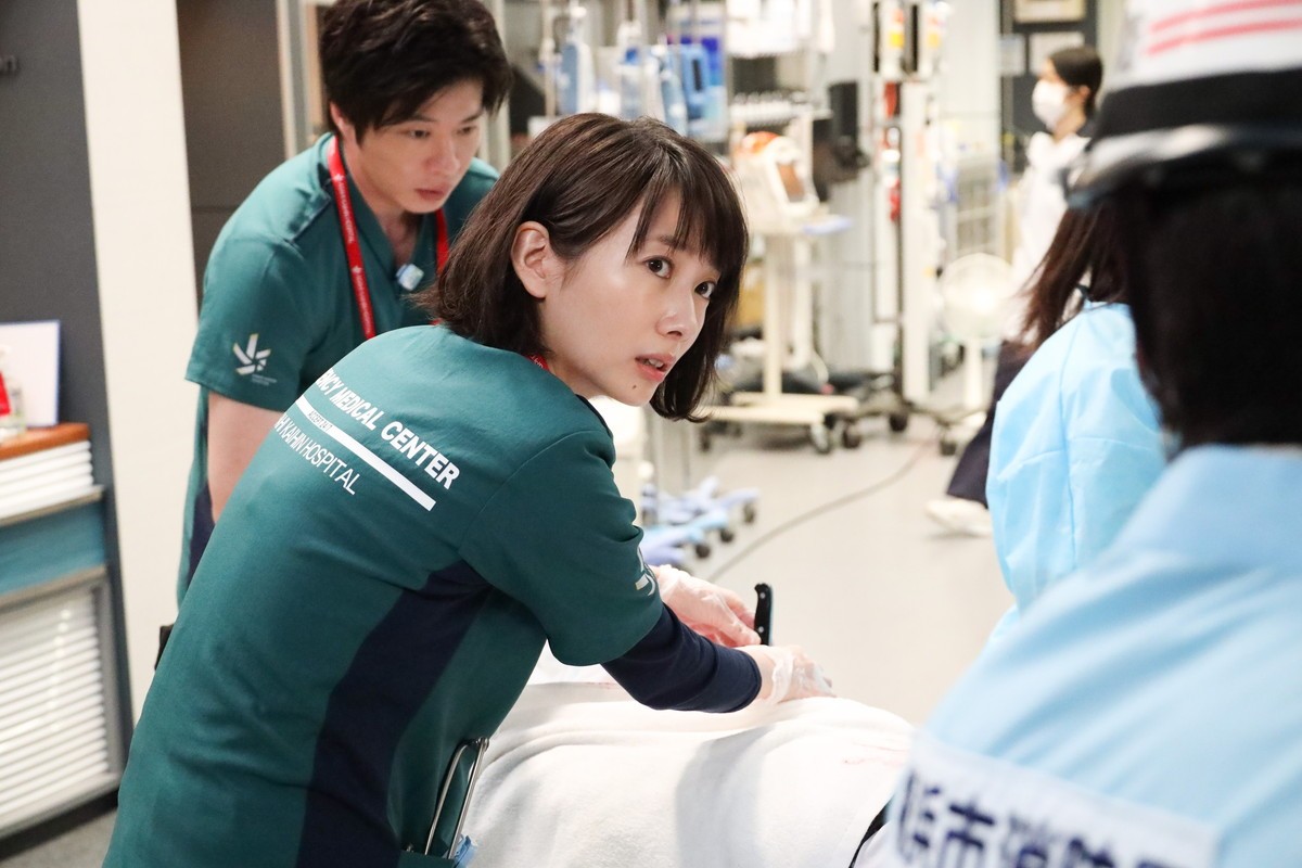 『ナイト・ドクター』第2話　“美月”波瑠の父登場　“深澤”岸優太の部屋に居候