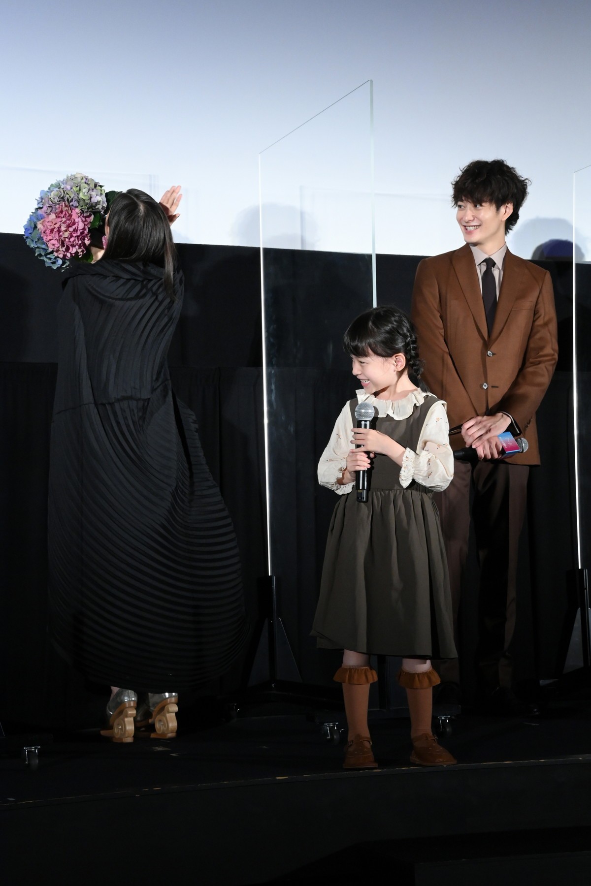 芳根京子「お見せできないレベル」　会場満席＆サプライズ演出に大号泣