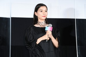映画『Arc アーク』公開初日舞台あいさつに登場した芳根京子