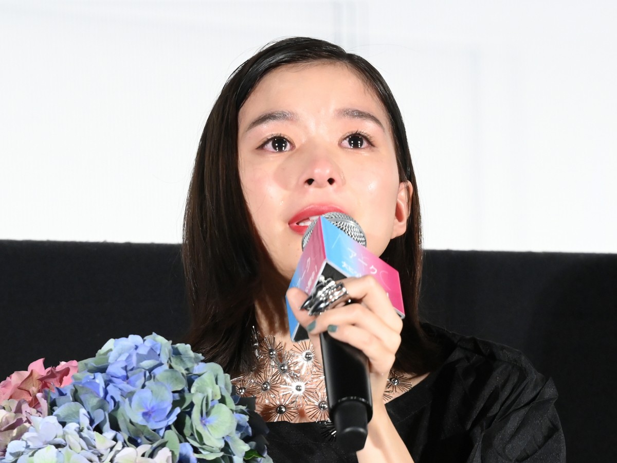 芳根京子「お見せできないレベル」　会場満席＆サプライズ演出に大号泣
