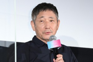 映画『Arc アーク』公開初日舞台あいさつに登場した小林薫