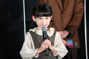 映画『Arc アーク』公開初日舞台あいさつに登場した鈴木咲